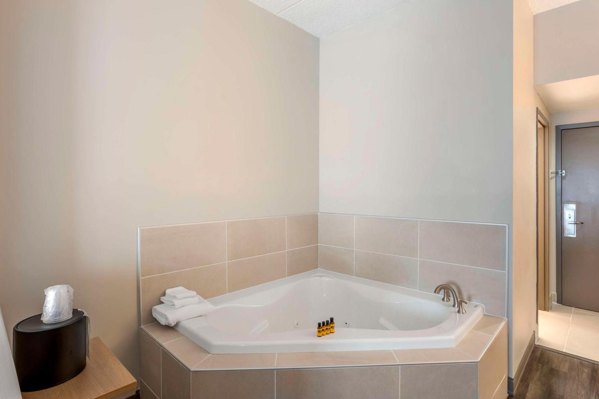 Best Western Plus Heritage Rail Inn & Suites York Zewnętrze zdjęcie