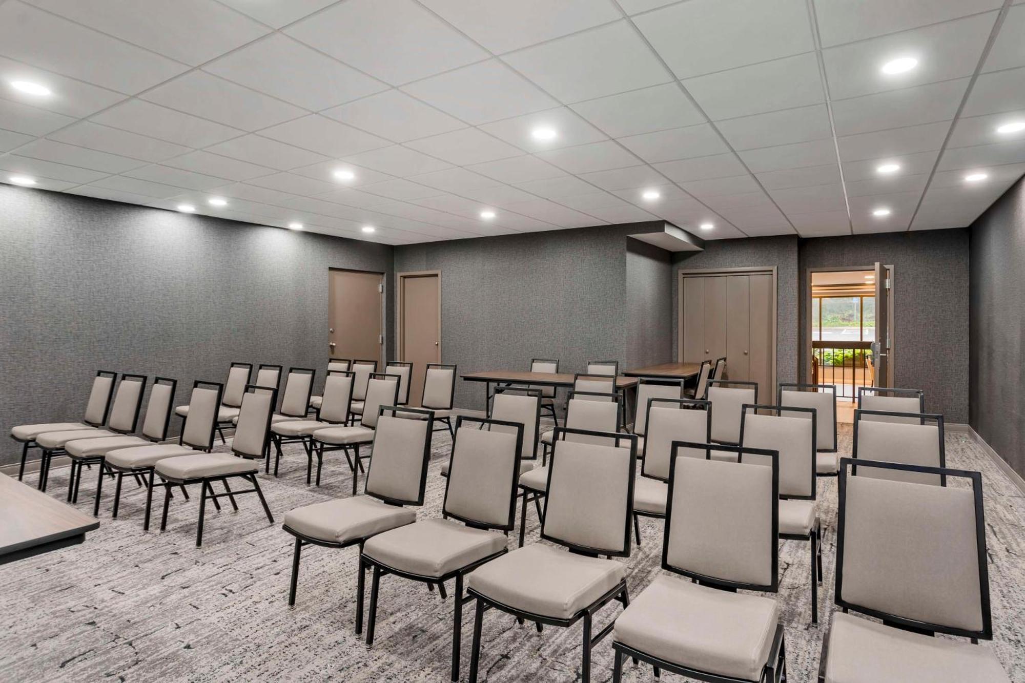 Best Western Plus Heritage Rail Inn & Suites York Zewnętrze zdjęcie