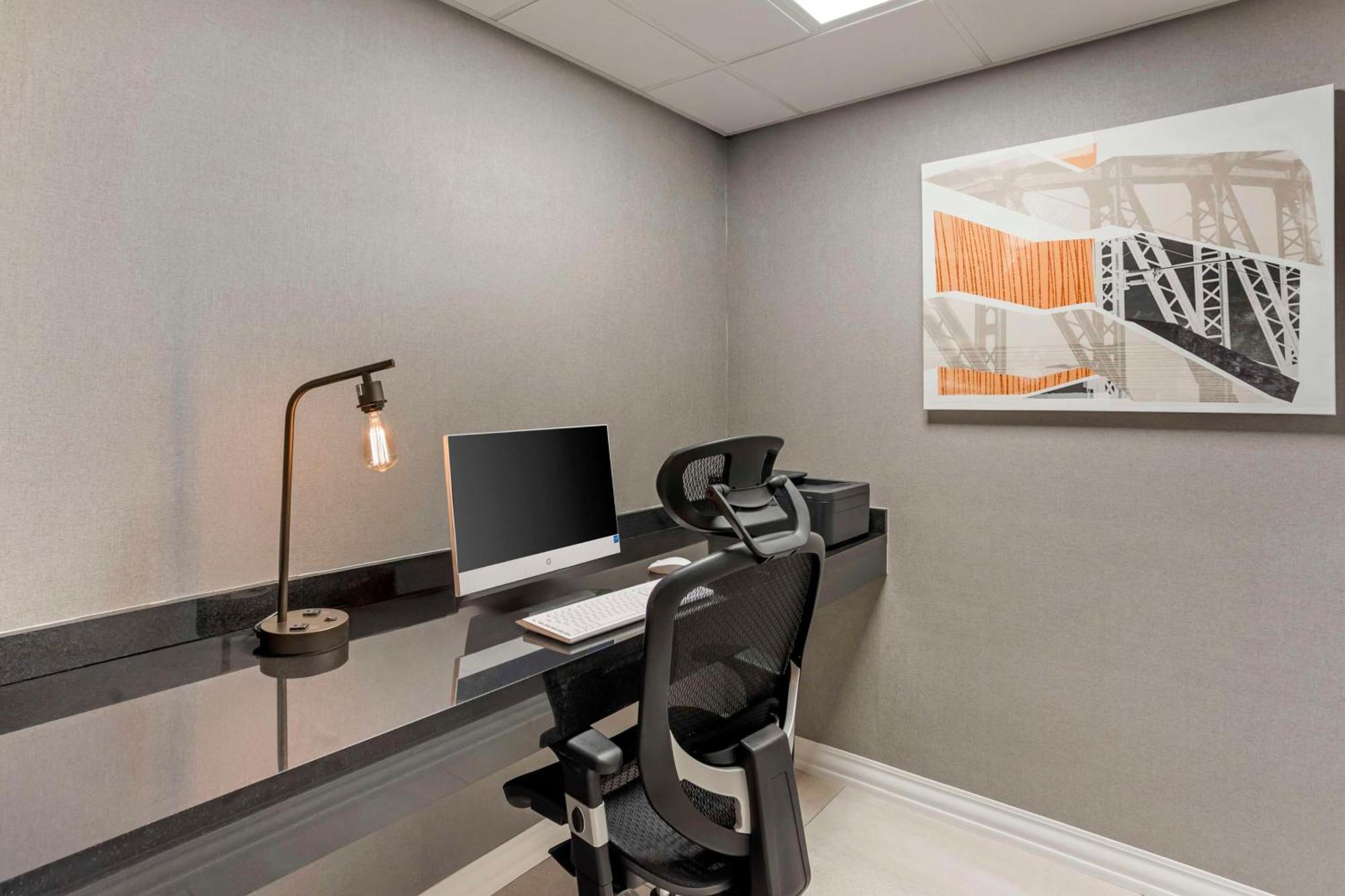 Best Western Plus Heritage Rail Inn & Suites York Zewnętrze zdjęcie